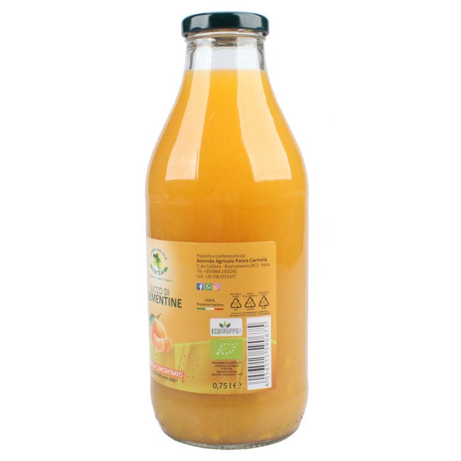 Succo di Clementine Calabresi biologiche ottenuto da clementine fresche della Calabria, 100% puro e senza zuccheri aggiunti.