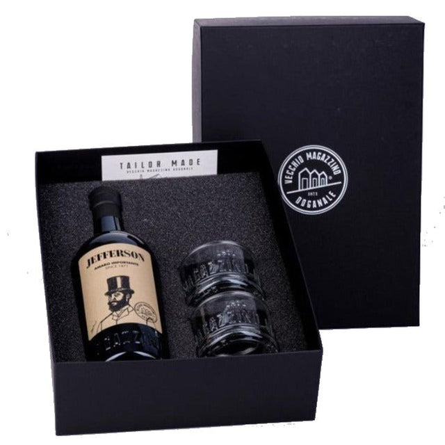 Bottiglia di Amaro Jefferson, amaro artigianale calabrese dal colore ambrato e dalle intense note agrumate ed erbacee